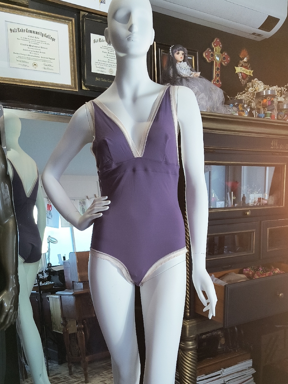 Vinatge Limited edition Victoria's Secret bodysuit Super sleek + flattering fit!